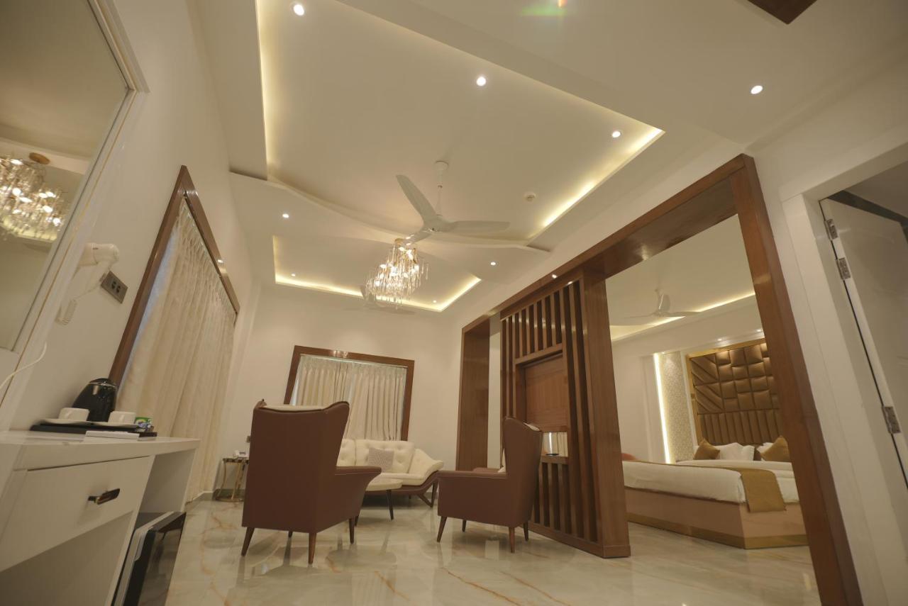 Golden Stone Resorts Alīgarh Exterior foto