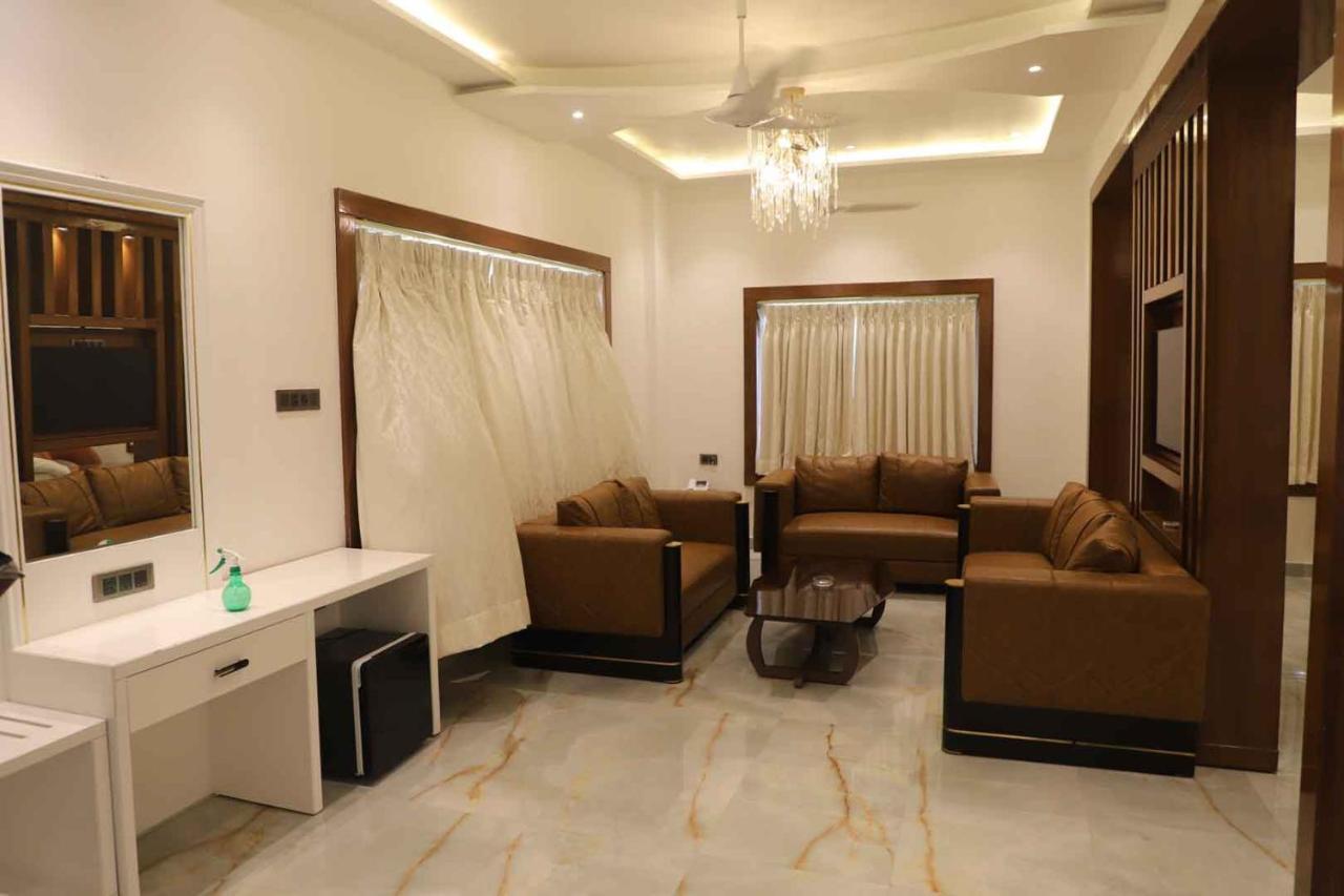 Golden Stone Resorts Alīgarh Exterior foto
